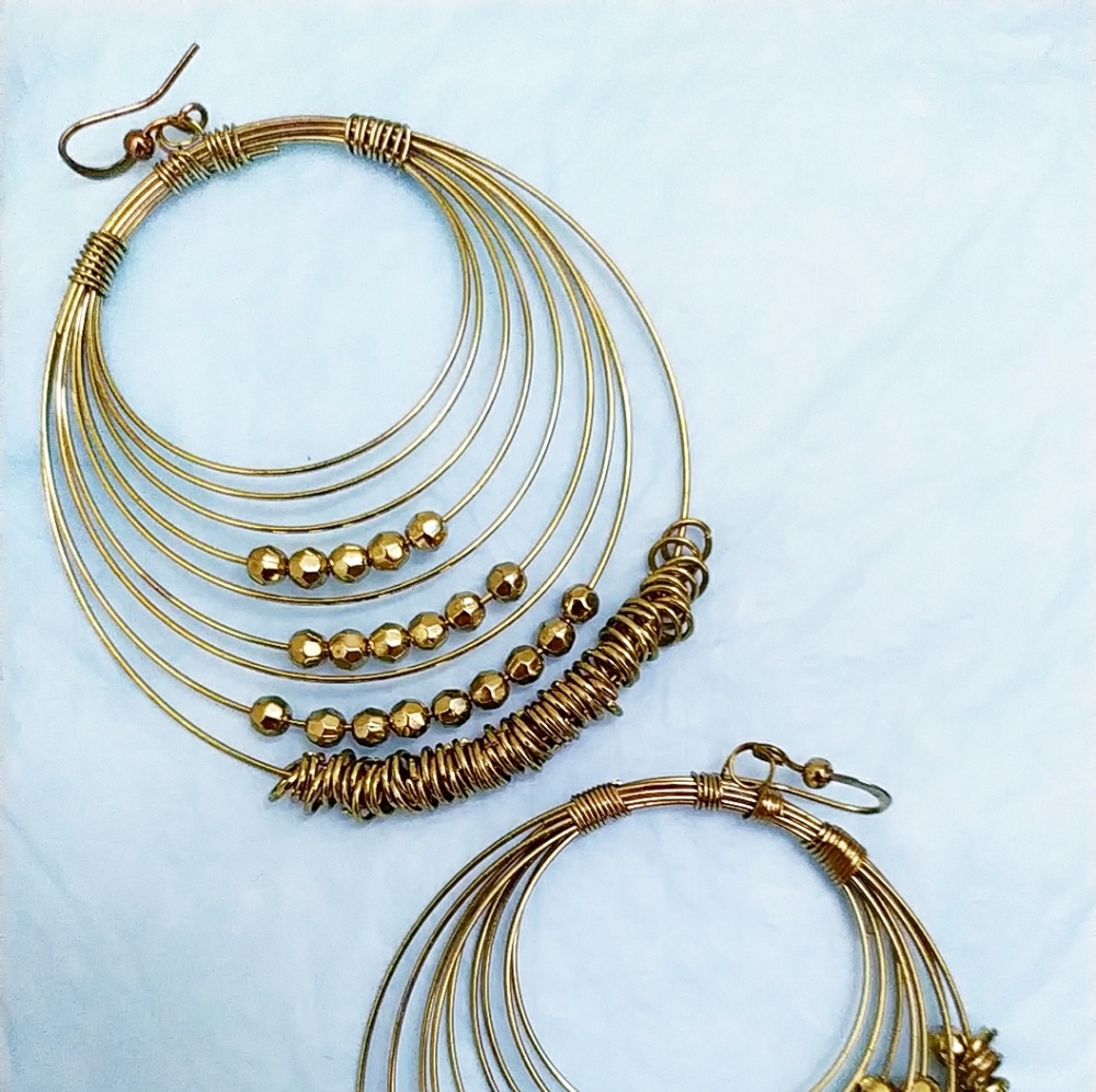 Earring - Picture 1 of 4